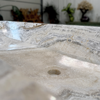 Umywalka z onyksu